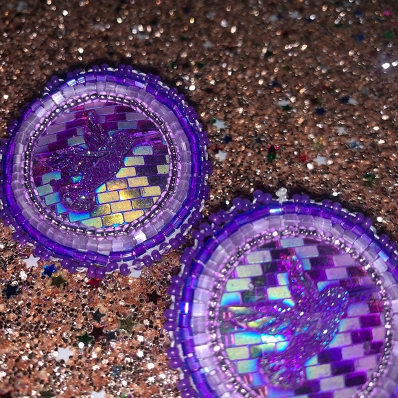 Hummingbird beaded earrings - Picture 2 of 2